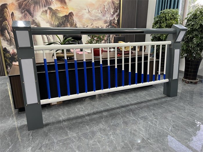 燈光護欄
